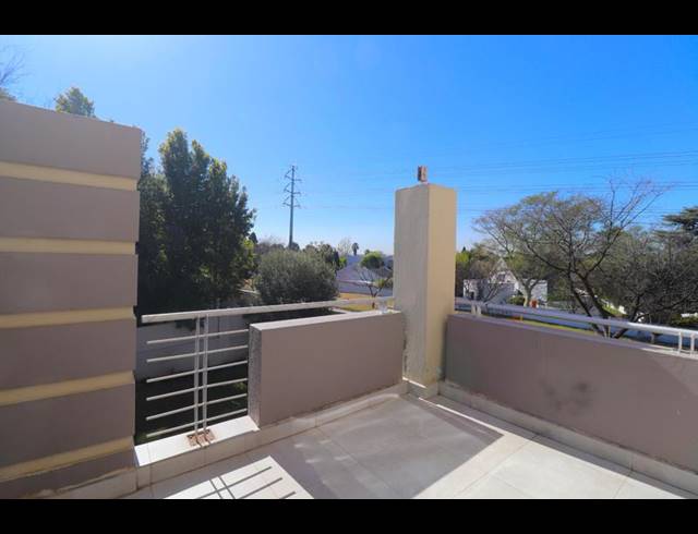 1 BEDROOM APARTMENT FOR SALE IN LONEHILL